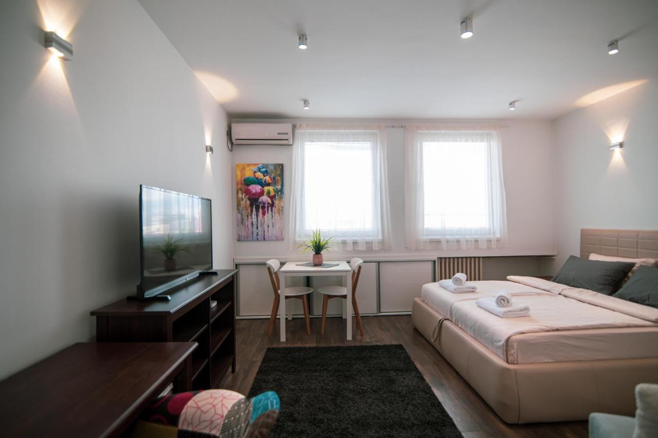 5 Star Central Studio Skopje Exterior photo