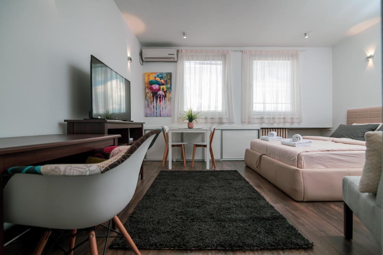 5 Star Central Studio Skopje Exterior photo